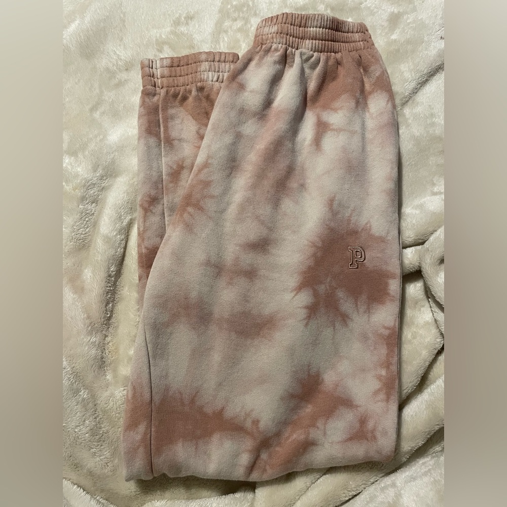 PINK sweats